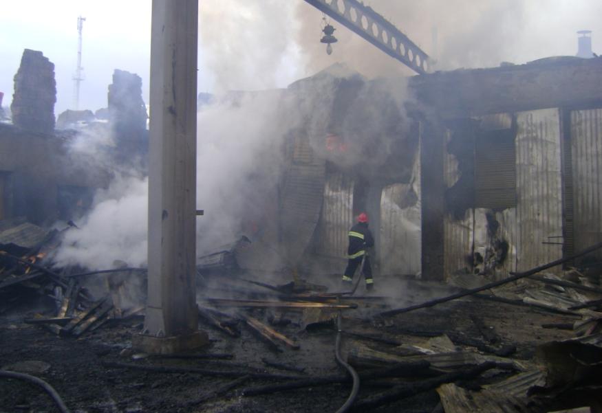 На Закарпатті під час пожежі на деревообробному підприємстві травмувався охоронець (ФОТО)
