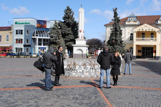 Мітинг в Мукачеві "проти влади" з тріском провалився (ФОТО)