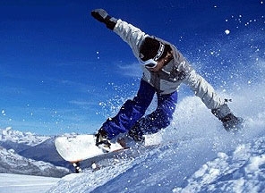 На Рахівщині у Великодні свята рятувальники шукали в горах сноубордистів