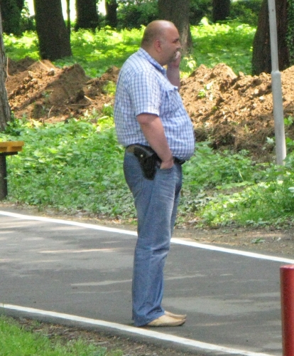 Люди з пістолетами налякали відвідувачів ужгородського парку (ФОТО)