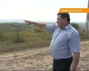 Українсько-румунський кордон розділив село Хижа на дві частини (ВІДЕО)