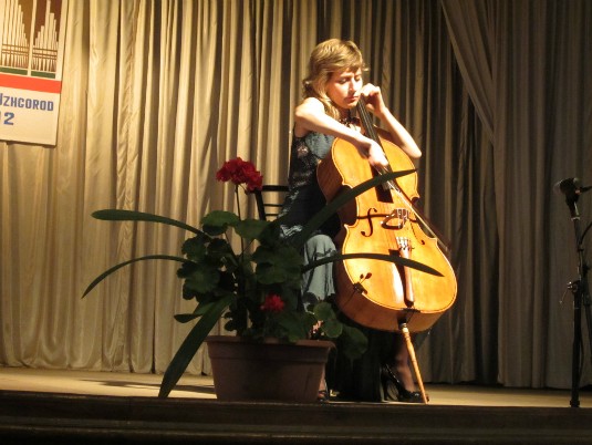 В Ужгороді стартував фестиваль, присвячений "королю музичних інструментів" (ФОТО)