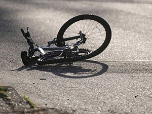На Хустщині водій збив двох велосипедисток: стан 13-річної дівчинки важкий