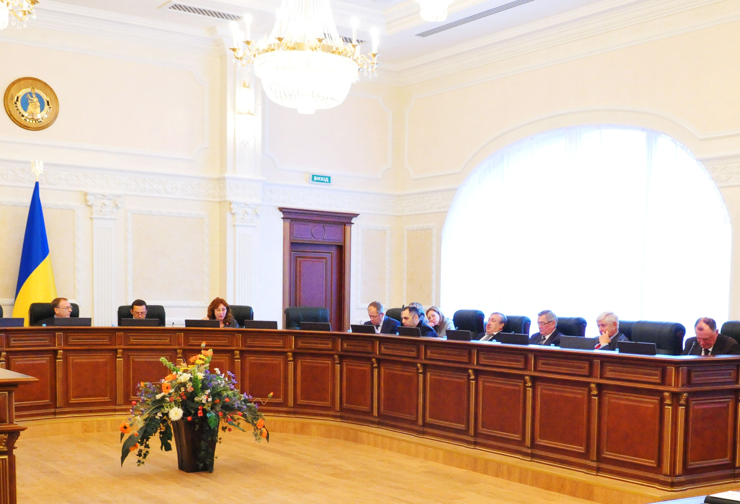 ВРЮ пропонує парламенту звільнити суддю Господарського суду Закарпатської області