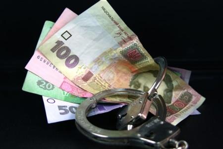 На Закарпатті колишнього податківця засуджено за хабар у 40 тисяч гривень