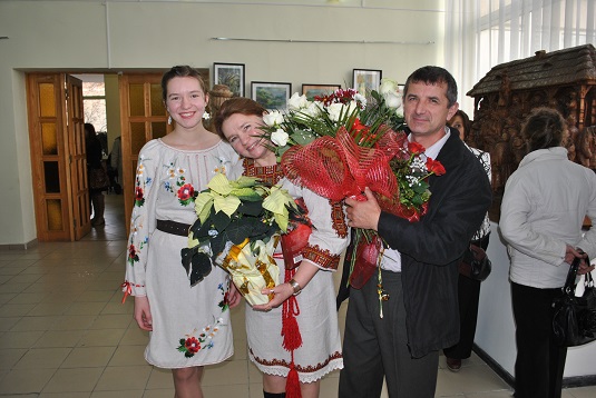 В Ужгороді на виставці представили образотворчість мами та доньки (ФОТО)