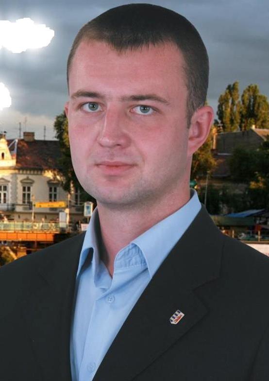 На Ужгородщині ще один кандидат знявся на користь опозиціонера