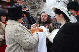 В Ужгороді байкери відгуляли махновське весілля (ВІДЕО)