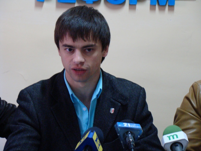 Екс-секретар Ужгородської міськради каже, що на сесії готується масштабний земельний дерибан