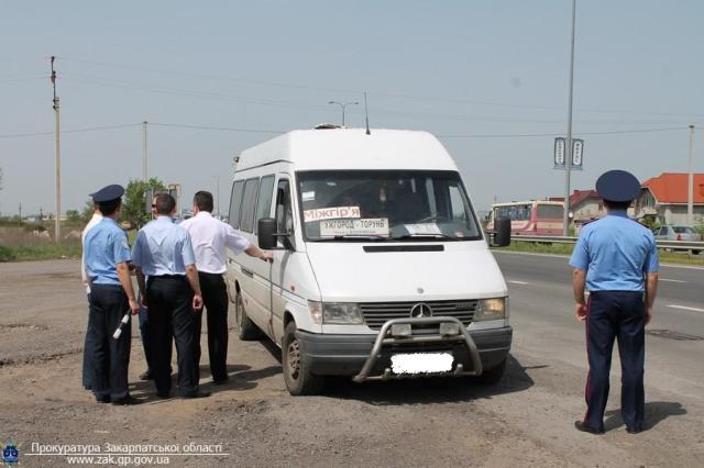 На Закарпатті прокуратура ловить незаконних автоперевізників (ФОТО)