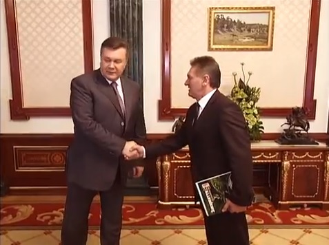 З зустрічі Ледиди з Януковичем стало зрозуміло, що "покращення життя вже сьогодні" на Закарпатті вже настало (ВІДЕО)