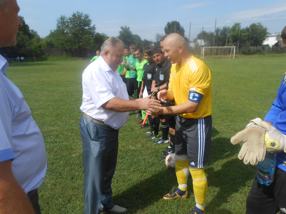 На Тячівщині та Рахівщині відбулися чергові ігри чемпіонату області та  районних чемпіонатів з футболу