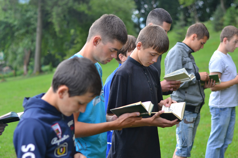 У Малоберезнянському монастирі відбулася молитовна зустріч для хлопців (ФОТО)