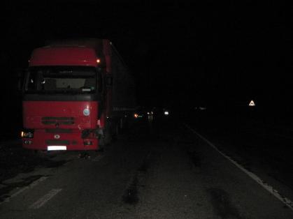 На Мукачівщині вантажівка «Renault Premium» переїхала чоловіка