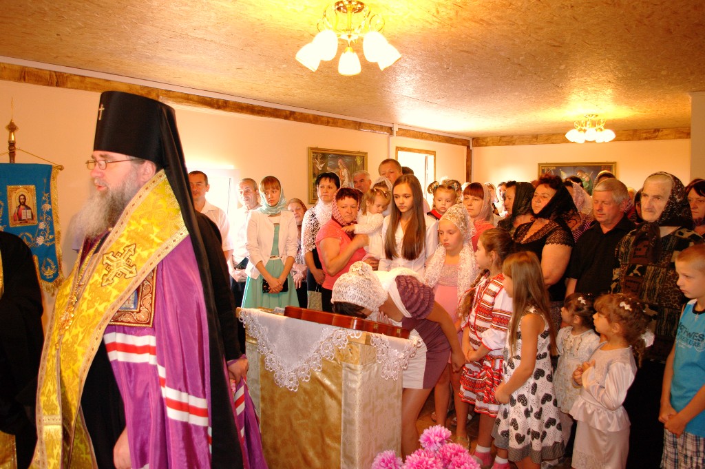 У селі Обава освячено тимчасову церкву на місці спорудження повноцінної (ФОТО)