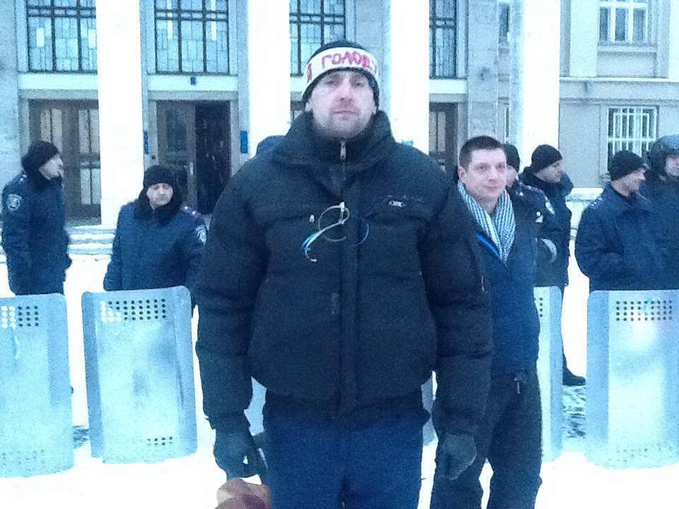 Один з ужгородців оголосив голодування до відставки Ледиди, "губернатор" залишати посаду не збирається