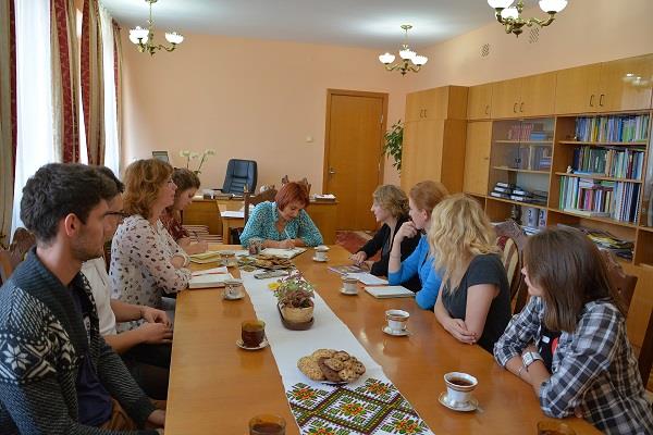 Студенти Мукачівського держуніверситету навідались до ректора на чаювання (ФОТО)