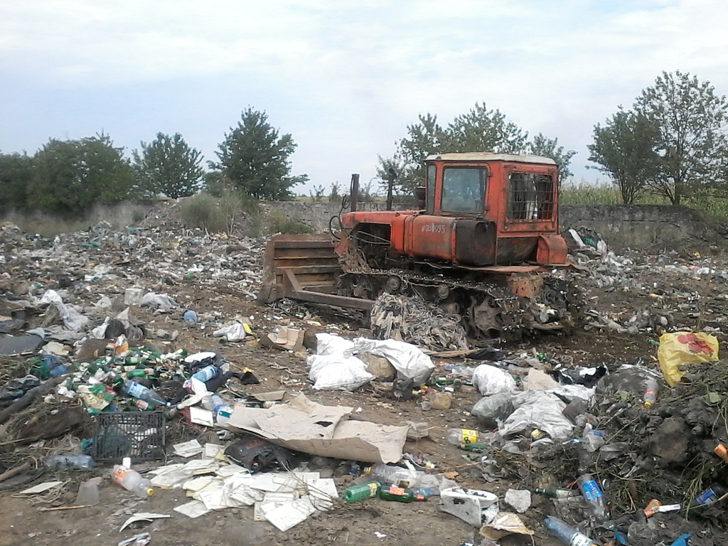 На Виноградівщині за 11 тис грн ліквідували стихійне сміттєзвалище