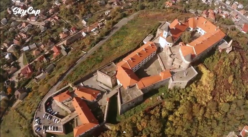 SkyCap аеровiдео показало Мукачівський i Невицький замки з висоти пташиного польоту (ВІДЕО)