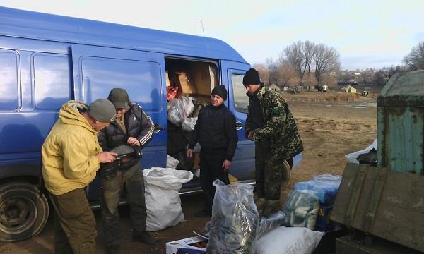 Тячівські волонтери доправили на передову 4 тонни гуманітарного вантажу (ФОТО) 