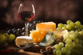 На винному фестивалі "Закарпатське Божоле" крім вина продаватимуть сир, мед та сувеніри 