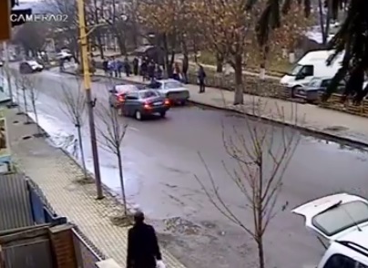 В Іршаві відеокамера зафіксувала вже третю поспіль ДТП на тій самій вулиці (ВІДЕО)