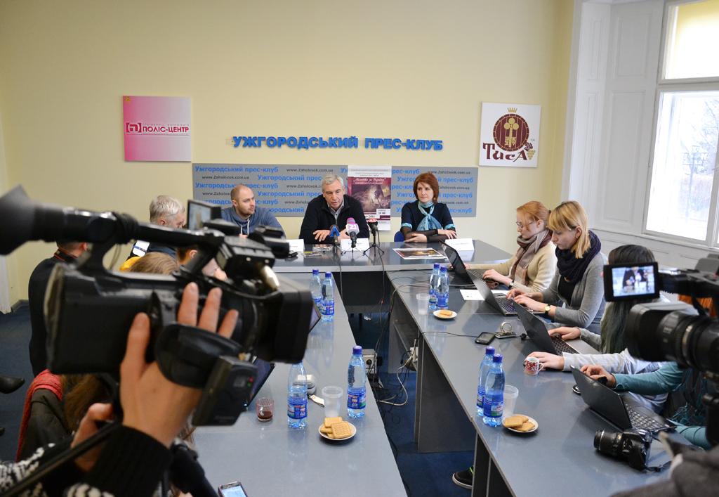 "Кантус" презентує в Ужгороді новий компакт-диск "Молитва за Україну" на підтримку закарпатських військовиків