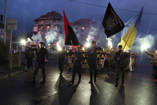 "Карпатська Січ" вшанувала Карпатську Україну ще й футболом і маршем (ФОТО)