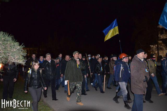 У Миколаєві прихильники Майдану знесли наметове містечко сепаратистів (ФОТО, ВІДЕО)