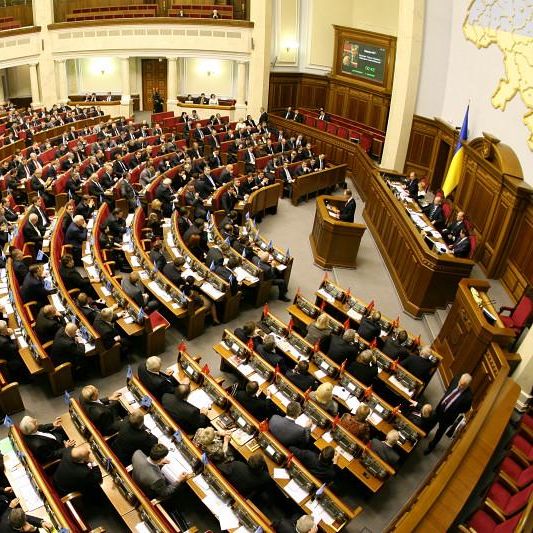 ВР не підтримала голосуванням складення депутатських повноважень "губернатором" Закарпаття Лунченком