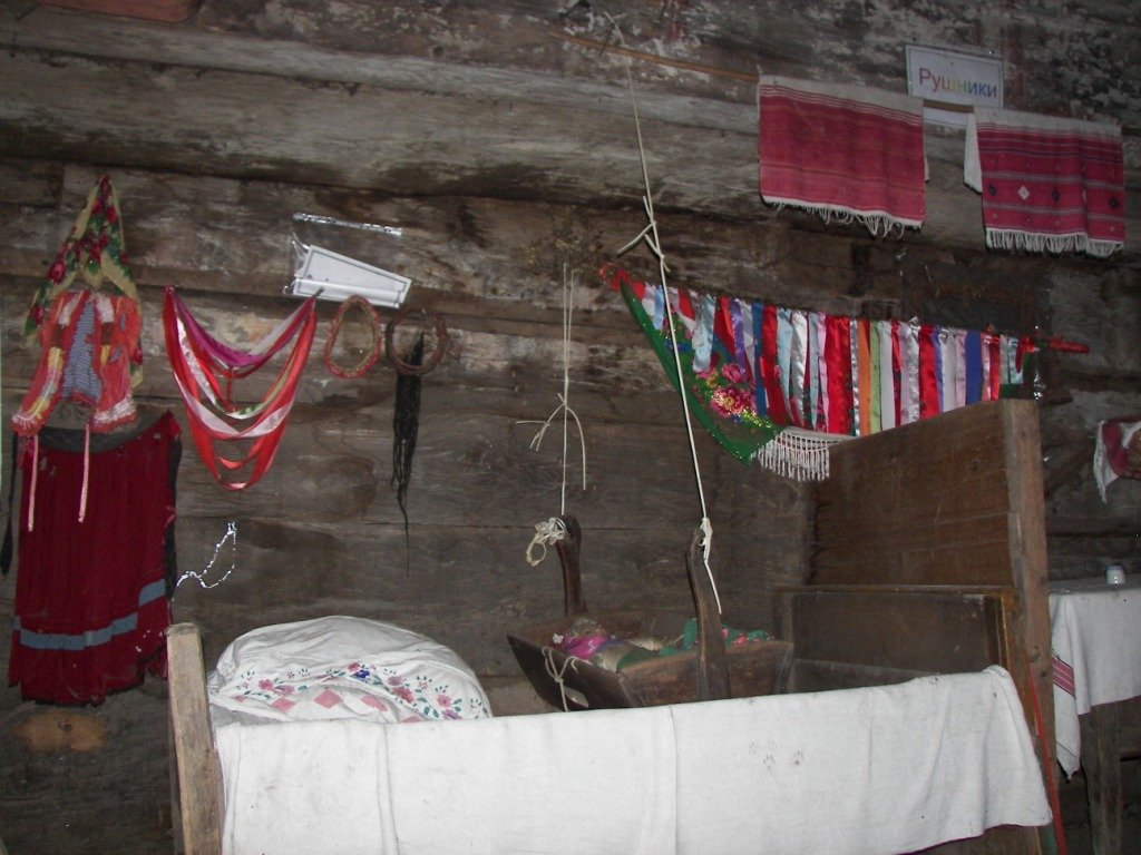У храмі Святого Миколи Чудотворця в Колодному на Тячівщині люди створюють музей старожитностей