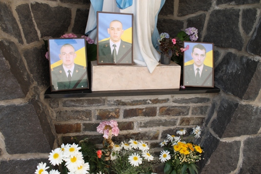 Завтра загиблих на Сході ужгородських військових доправлять до Львова, у суботу - прощання в Ужгороді