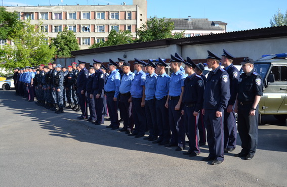 Під час міліцейського відпрацювання в Ужгороді складено 53 протоколи та розкрито 8 злочинів 