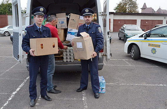 Волівчани закупили продукти харчування для міліціонерів-добровольців, які відправляються на Східний фронт (ФОТО)