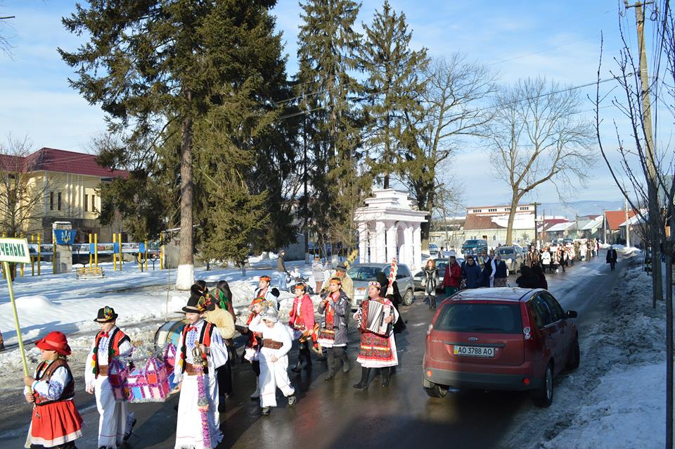 Участь у фестивалі "Іршавський бетлегем" взяли 27 колядницьких колективів з усього району (ФОТО, ВІДЕО)