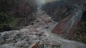 На Закарпатті у зв'язку із завершенням формування максимального рівня води в річках оголошено штормове попередження