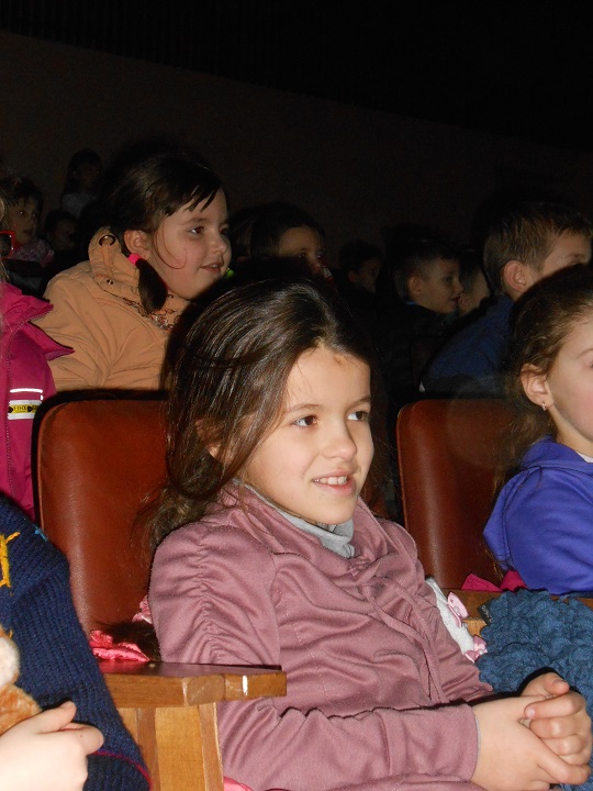 Маленьких глядачів Рахівщини навчали охайності через казку "Пригоди Нечупари" (ФОТО)