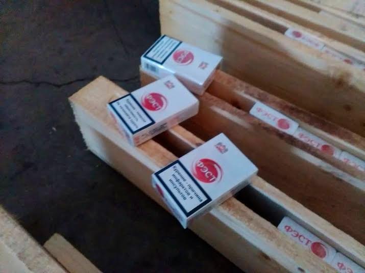На Закарпатті на митниці виявили рекордну кількість контрабандних сигарет за один день –  понад 124 тисячі пачок