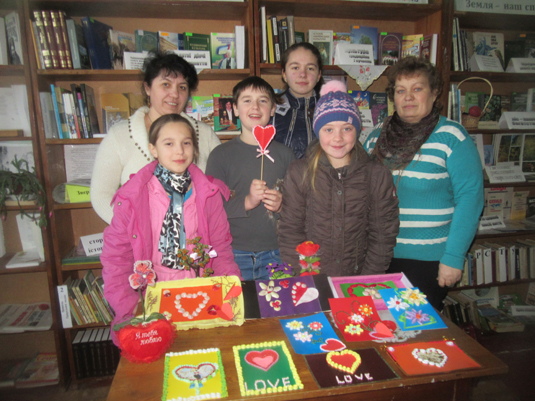 На Ужгородщині до Дня усіх закоханих для дітей проводили майстер-класи із виготовлення оригінальних валентинок (ФОТО)