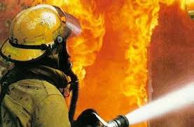 На Берегівщині пожежа у магазині одягу знищила покрівлю, перекриття та товар