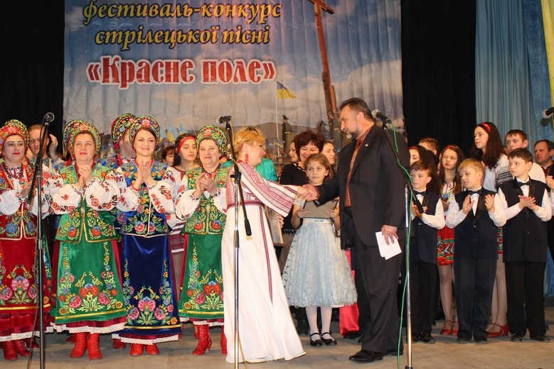 На Закарпатті у фестивалі-конкурсі стрілецької пісні "Красне поле" взяли участь близько 250 конкурсантів із різних областей України (ФОТО)