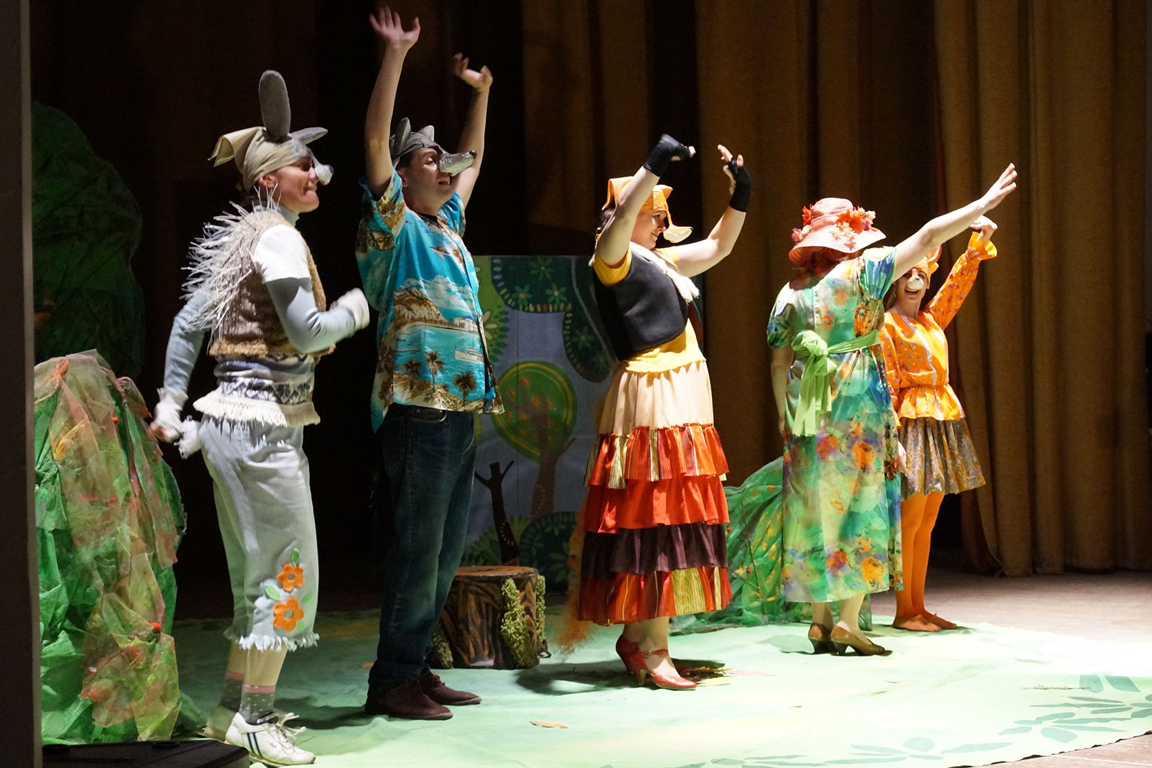У Тячеві та Тернові дітям безкоштовно показали музичну казку «Лісові пригоди» (ФОТО)