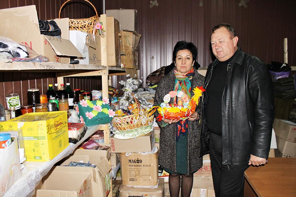 Освітяни та школярі Виноградівщини зібрали до Пасхи для бійців АТО майже 25,5 тис грн та продукти до великоднього столу