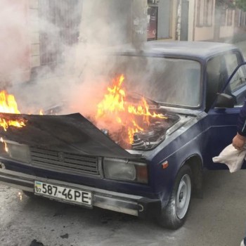 В Ужгороді під час пожежі у ВАЗі знищено акумулятор, проводку та пошкоджено капот (ОФІЦІЙНО)
