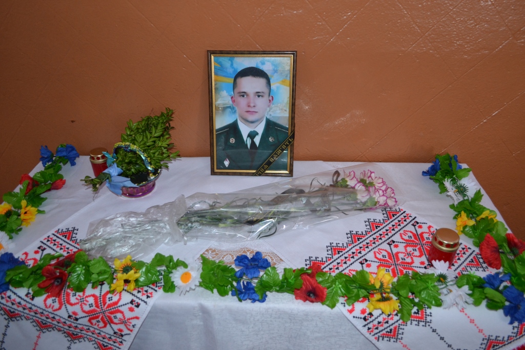У рідній школі полеглого на Сході Олександра Шимона на його честь встановили меморіальну дошку (ФОТО)