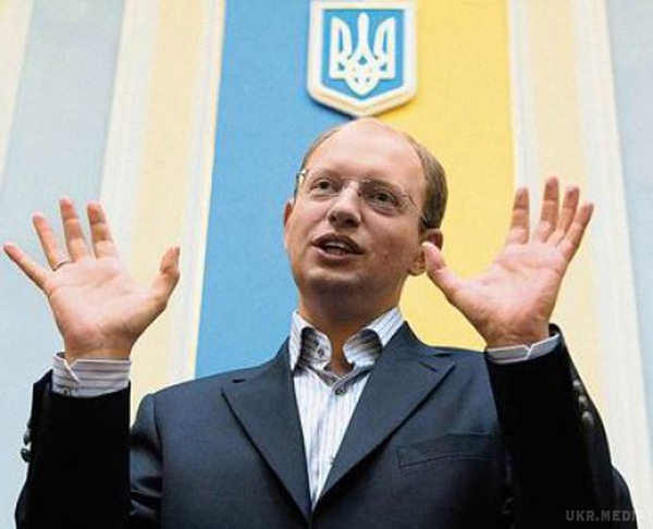 Уряд Яценюка жив і продовжує жити так, ніби у них в запасі є ще одна Україна – Балога