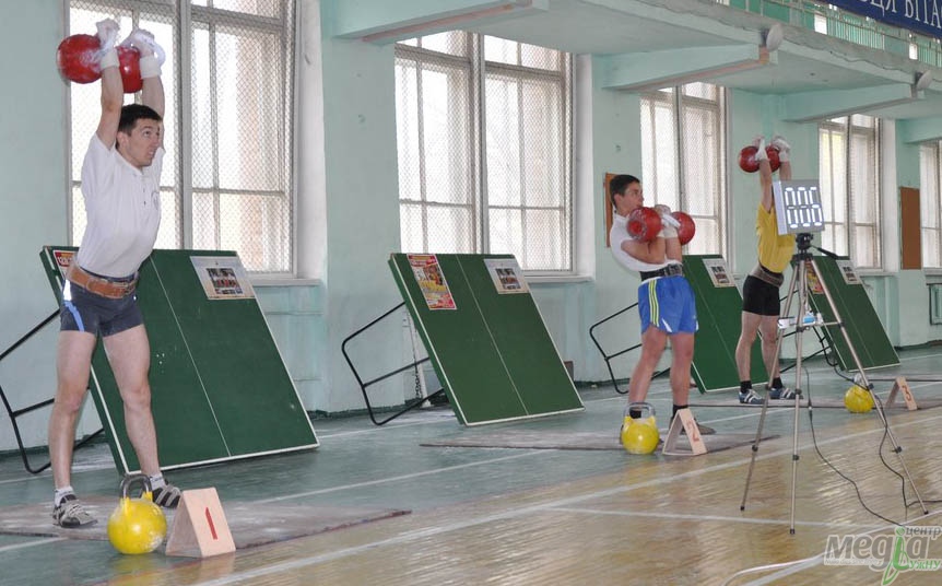 Студенти УжНУ привезли "срібло" з Чемпіонату України з гирьового спорту 