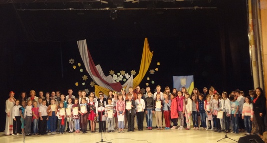 Переможці фестивалю "Таланти багатодітної родини" в Ужгороді нагороджені путівками "на оздоровлення"