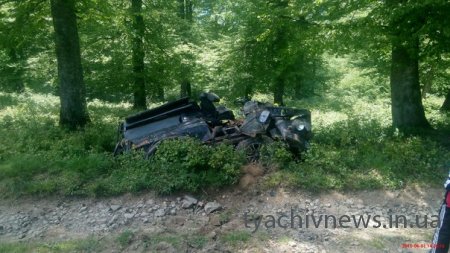 На Тячівщині авто впало з гори у прірву, водій загинув на місці (ФОТО)