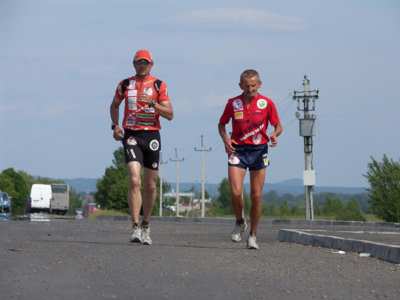"Залізні люди" з Угорщини долають 500 км марафону на підтримку туристичного Закарпаття